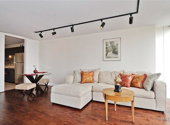 2nd image of 1660 N Lasalle St #1310