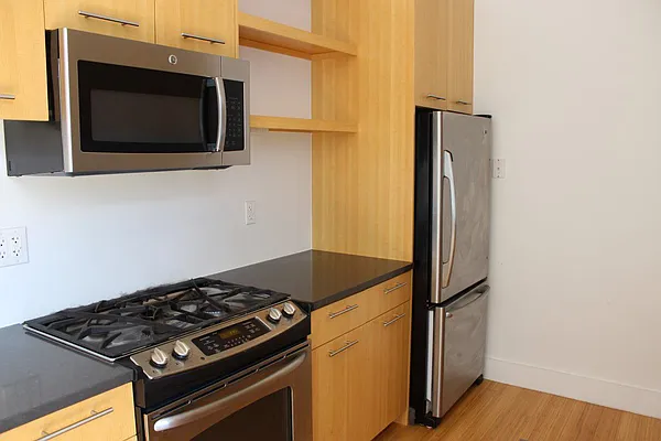 Rented by Premier Metro Realty Corp | media 54