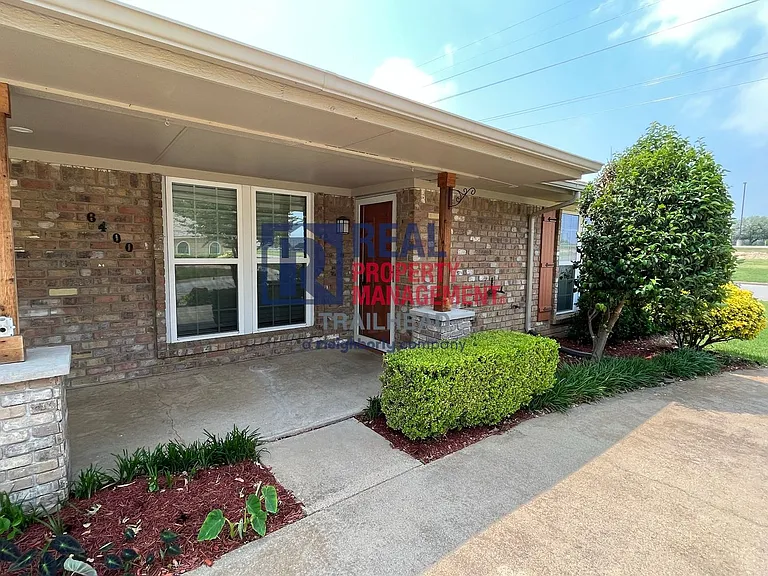 6400 Espana Dr — Photo 1