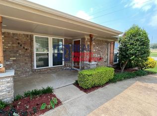 6400 Espana Dr, Fort Worth, TX 76133