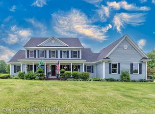 1524 E Oakwood Rd, Oxford, MI 48371