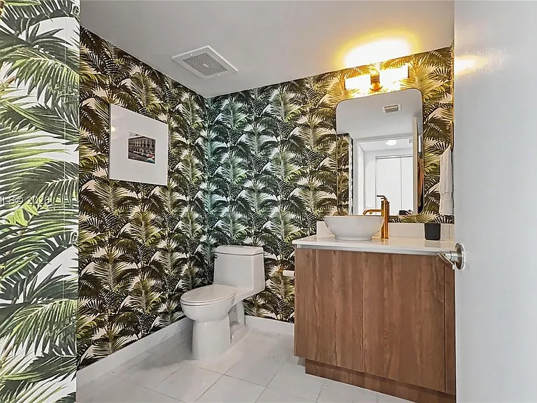 665 NE 25th St #2102 — Photo 11