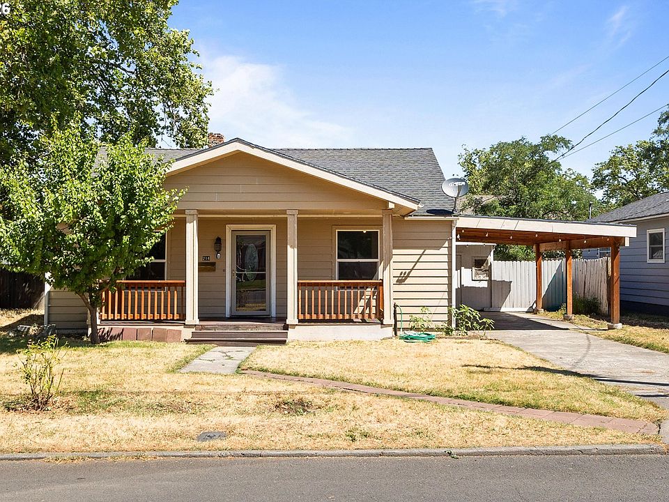 1st image of 214 NW 5th Ave