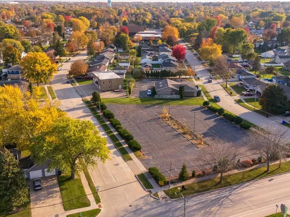 2136 E NEWBERRY STREET, Appleton, WI 54915