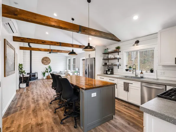 920 Wagon Shop Rd, Middlebrook, VA 24459