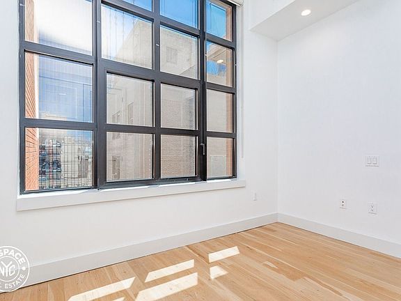 4th image of 41-21 28th St #P5
