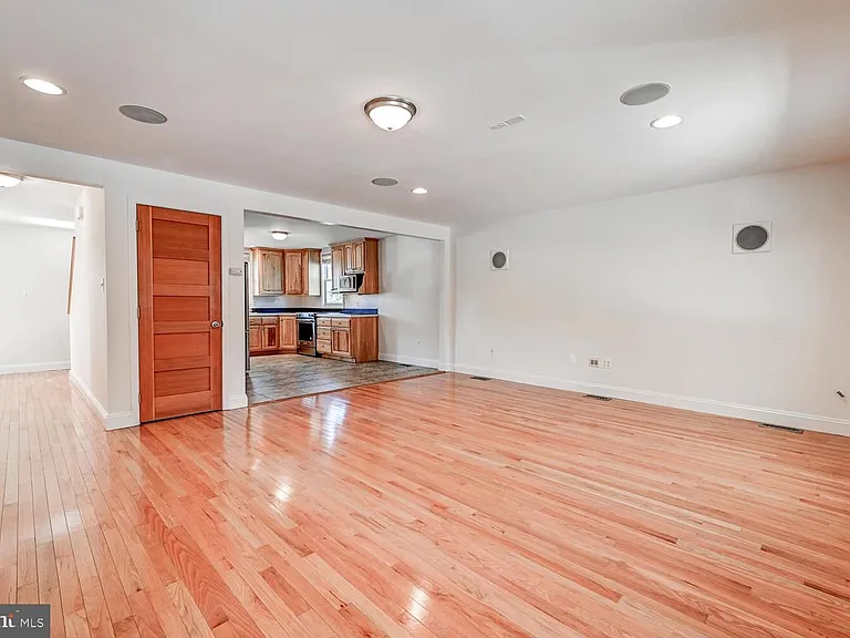 5404 Arcadia Ave — Photo 6