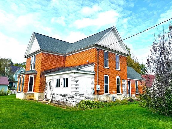 2nd image of 35717 4th Street