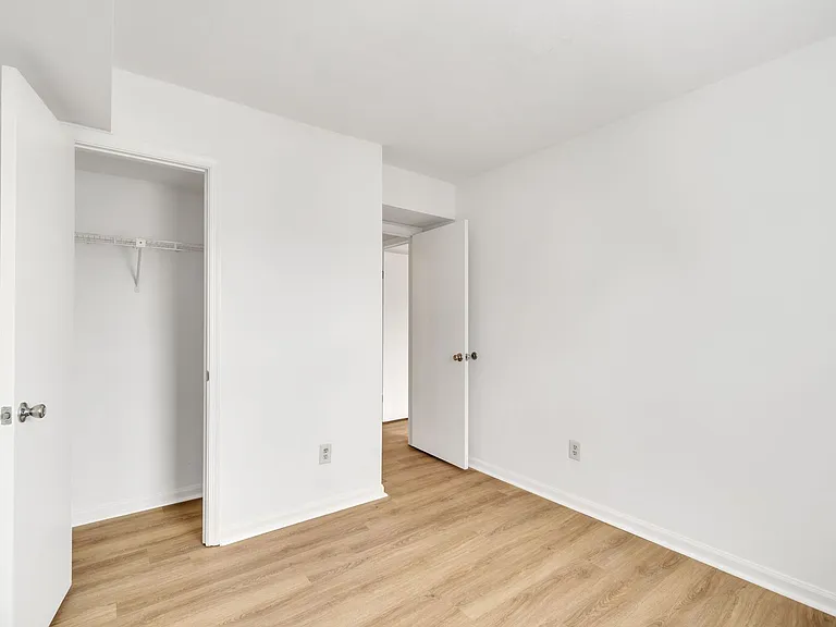 Amhurst III Apartments — Photo 19