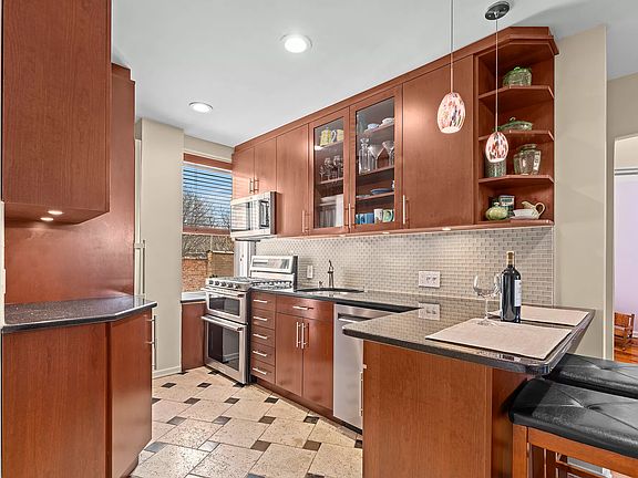 3rd image of 330 Haven Ave APT 4L