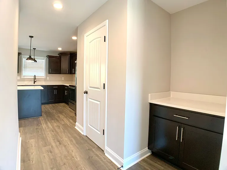 733 Banister Dr — Photo 6