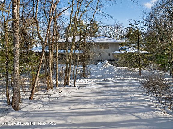 4th image of 174 Bristol Hill Road