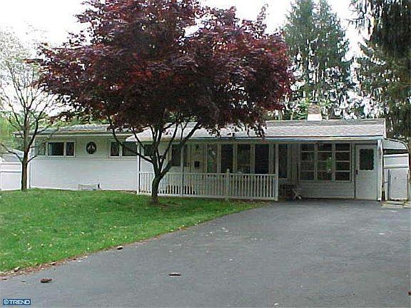 2nd image of 102 Valley Green Dr