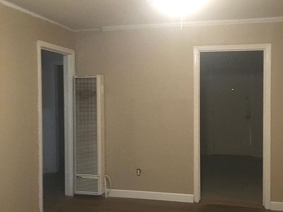 3rd image of 1533 Burger St