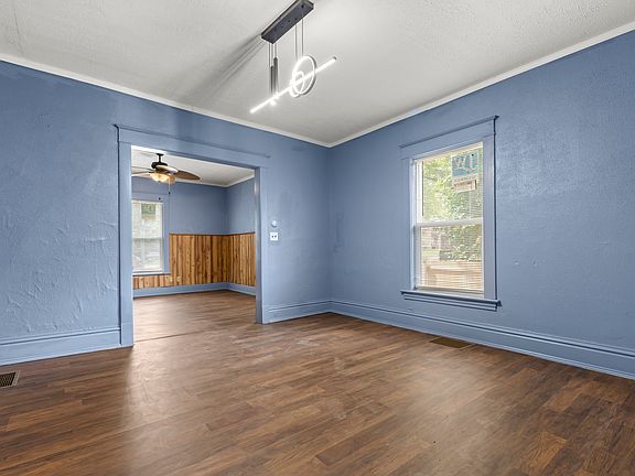 5th image of 1202 Benton St