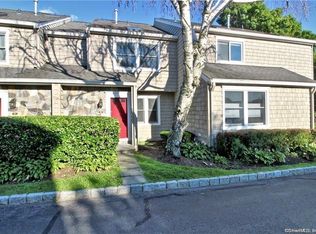 5 Glen St APT 305, Greenwich, CT 06830