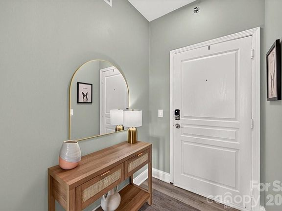 5th image of 1315 East Blvd Unit 433