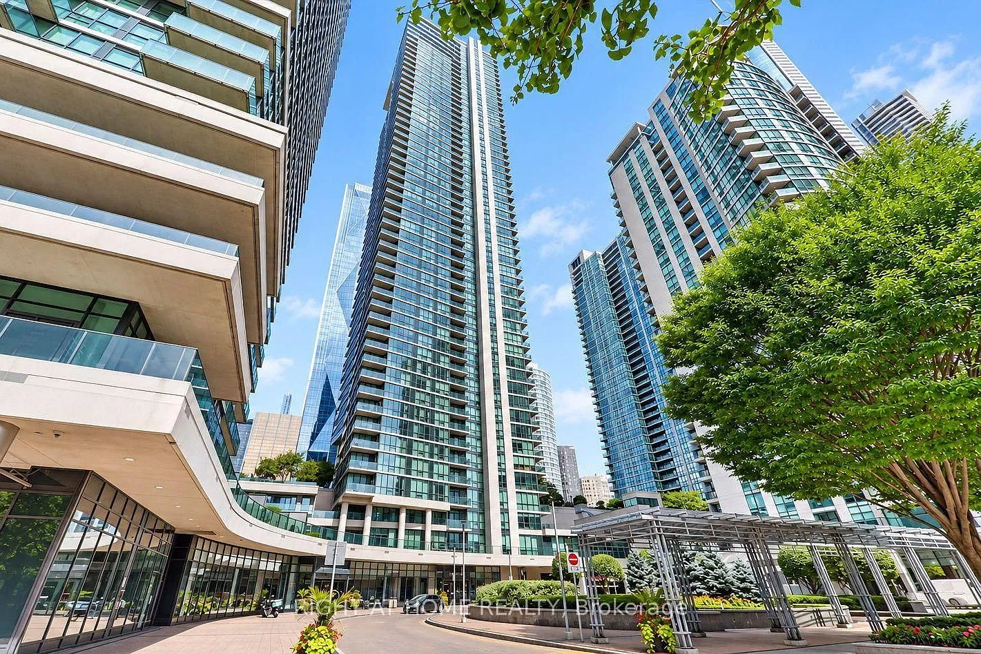 1 bed, $2,400 — Photo 1