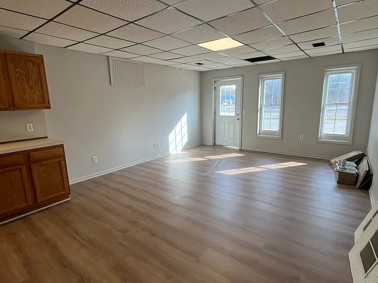 Whitehall Road - 3353 — Photo 2