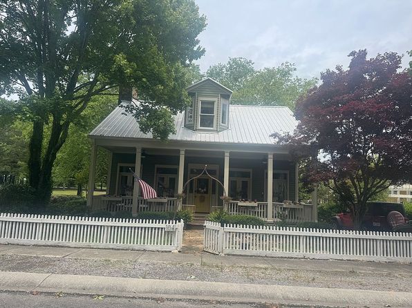 104 Maple St