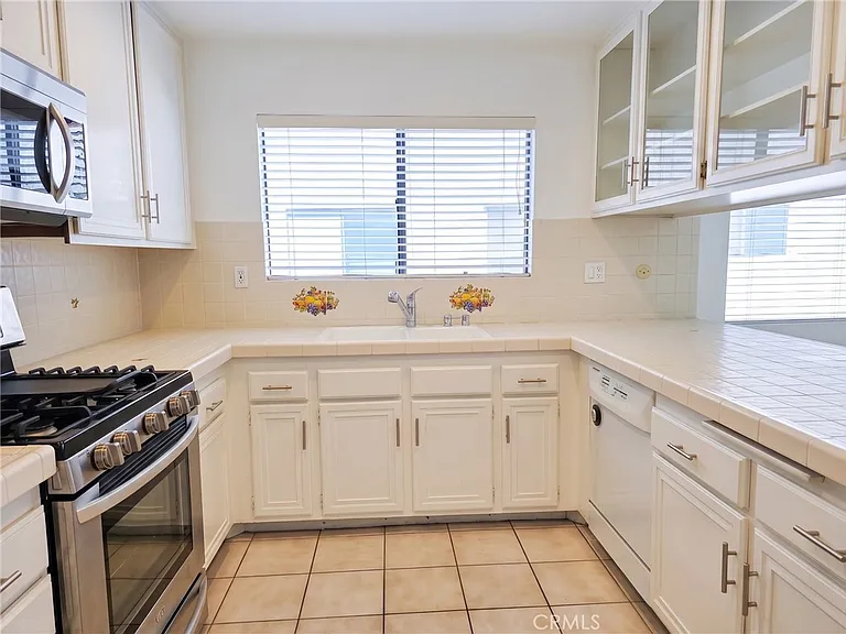 6121 Shoup Ave #10 — Photo 19