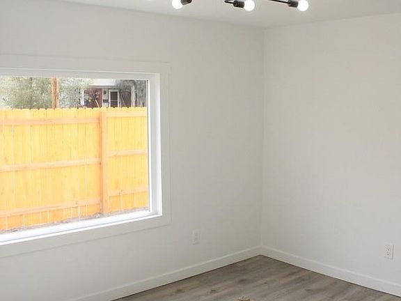 3rd image of 443 Alma Ave