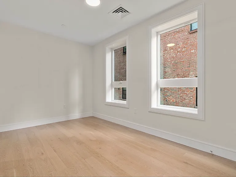 301 Border St #303 — Photo 17