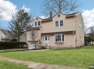 162 Stuyvesant Rd, Teaneck, NJ 07666