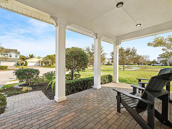 3rd image of 909 Deer Haven Drive