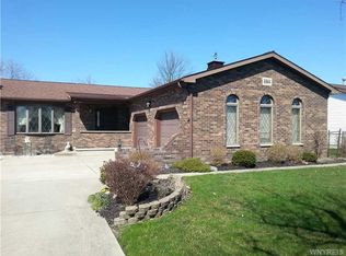 6944 Rebecca Dr, Niagara Falls, NY
