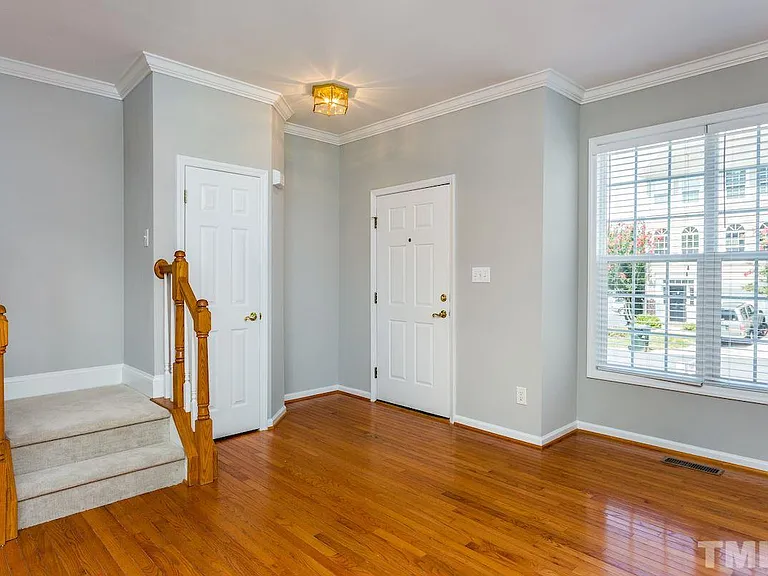 4717 Longhill Ln — Photo 4