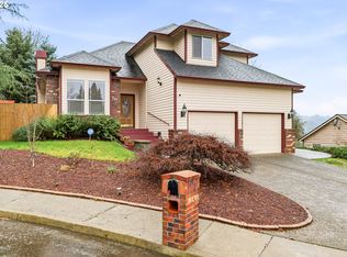 786 NE Edgehill Dr, Estacada, OR 97023