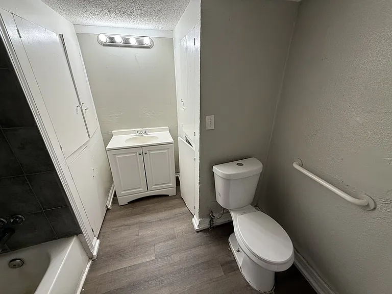728 N Holmes St — Photo 14