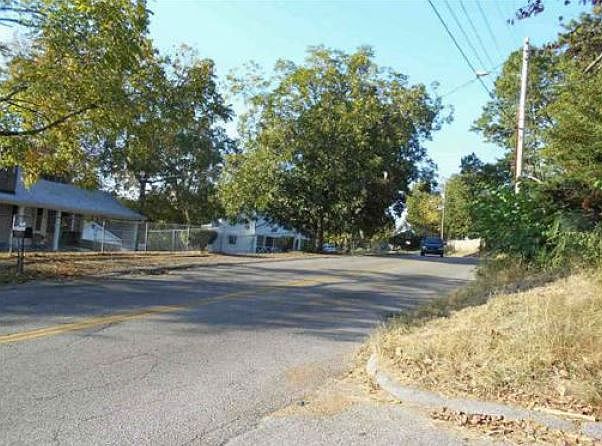 2nd image of 1723 John Ross Rd