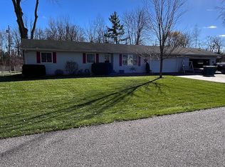 2836 Tupper Dr, Bay City, MI 48706