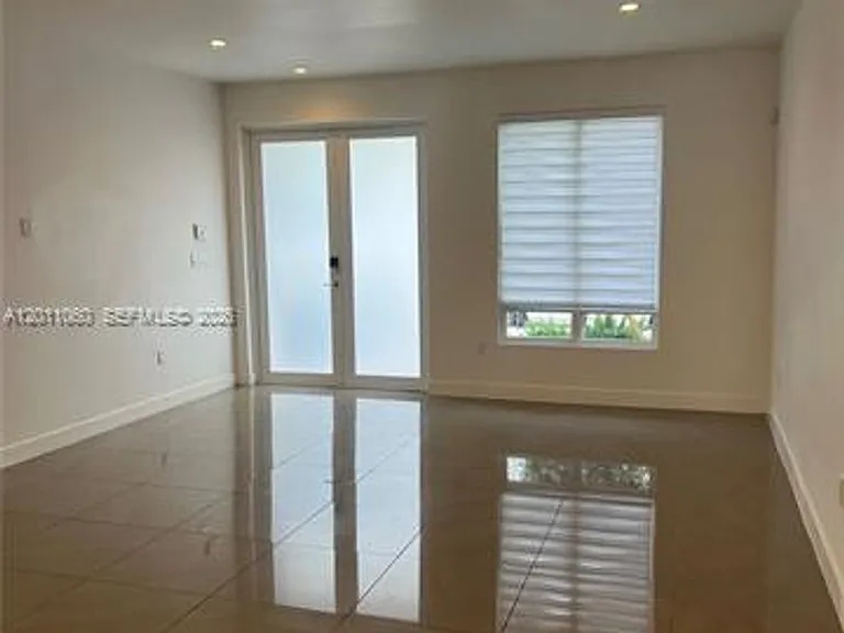 10245 NW 63rd Ter #103 — Photo 4