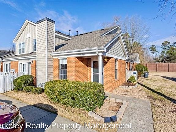 2nd image of 401 Westgate Cir