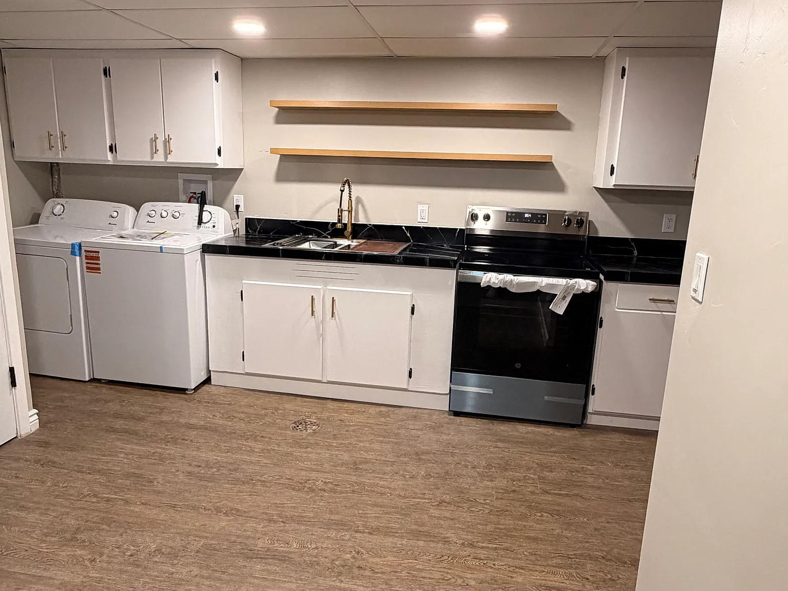 2 bed, 1100 sqft, $1,600 — Photo 2