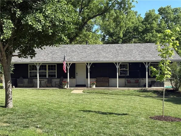 5734 Connell Dr, Merriam, KS 66203