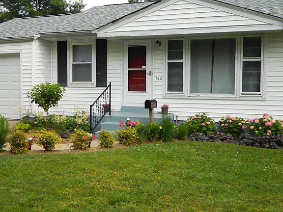 3rd image of 110 Saint Nicholas Ln