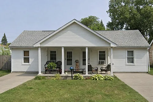 35128 Wallace St Photo 1