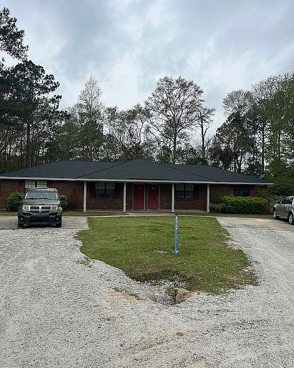 2nd image of 106 Princess Ln