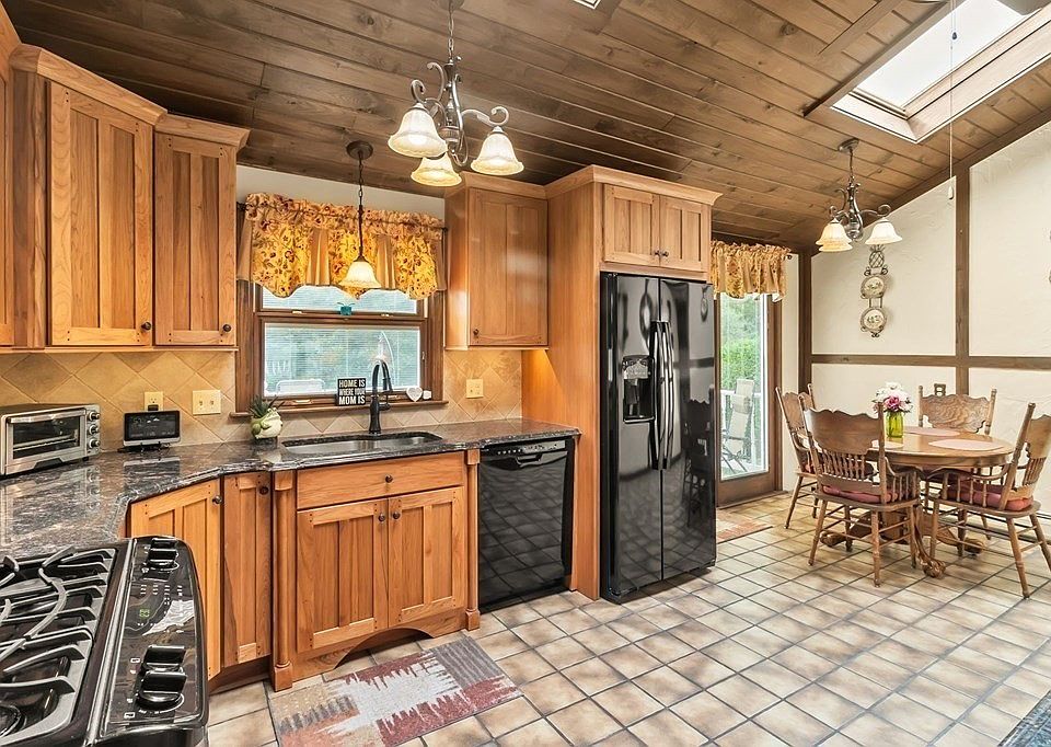 243 Allen St, East Longmeadow, MA 01028 Zillow