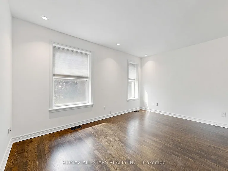 68 Macpherson Ave — Photo 19