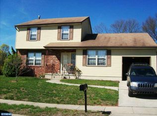 13 Sunset Dr, Clementon, NJ 08021