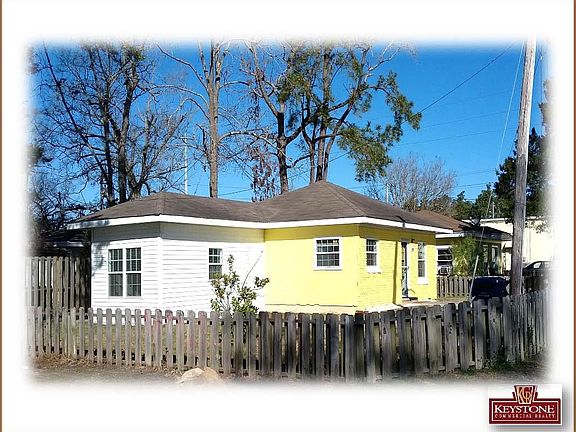 Cottage at 805-Newly Renovated-900 SF-Unique 2 Bedroom-1 Ba