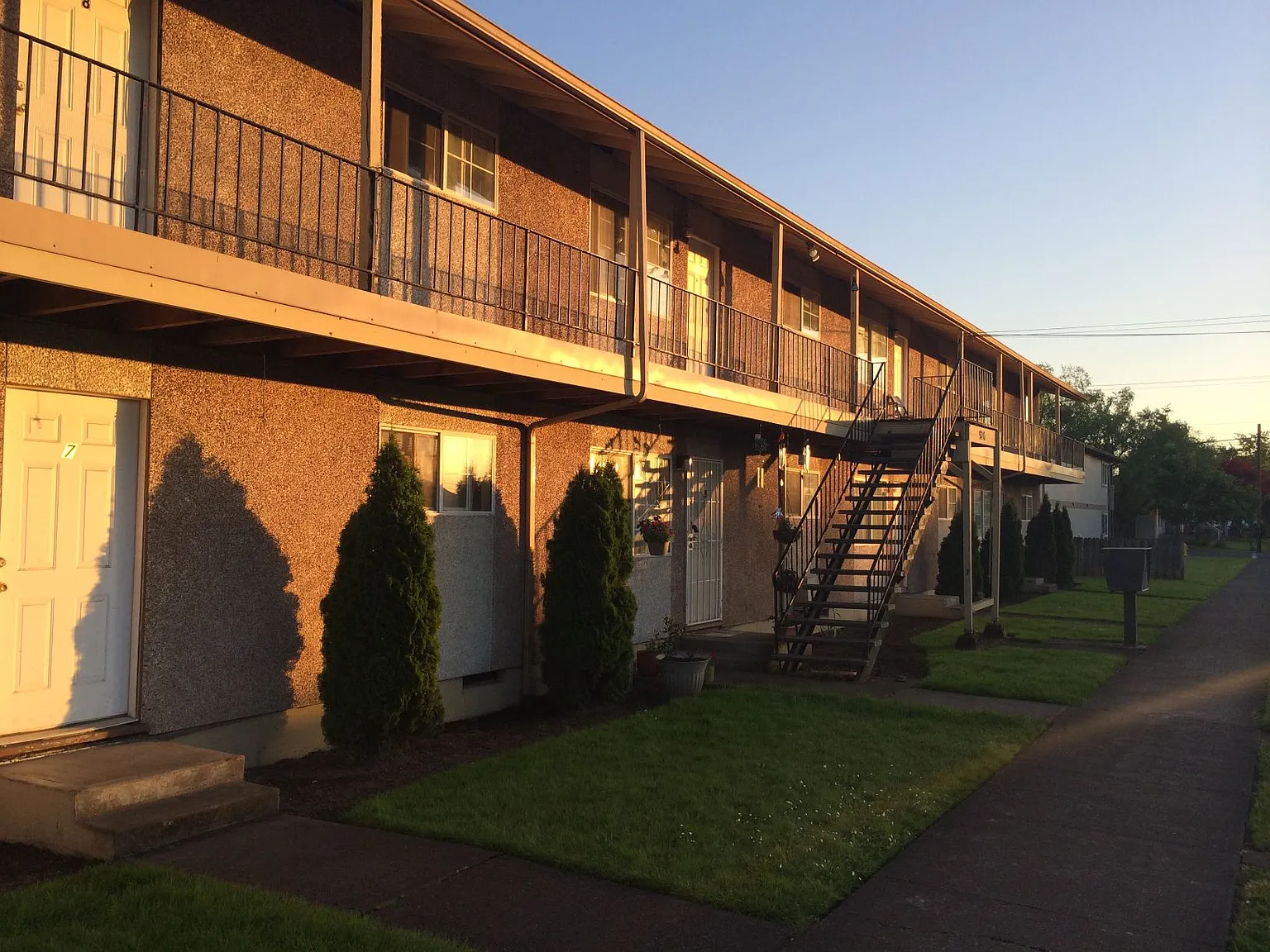 Briarwood (5th Avenue) - 01 — Photo 1