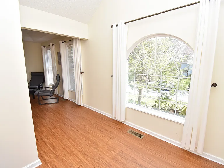 2570 Country Club Dr — Photo 37