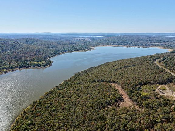 2nd image of 1372 Bristow Point Rd