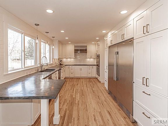 4th image of 3860 Woodhaven Ln